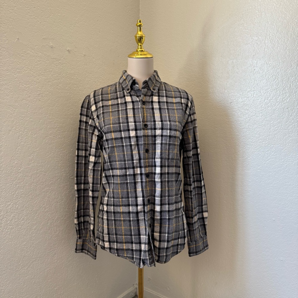 🔥 L.L. Bean Men’s Slightly Fitted Plaid Flannel Button-Down Shirt – Size Small